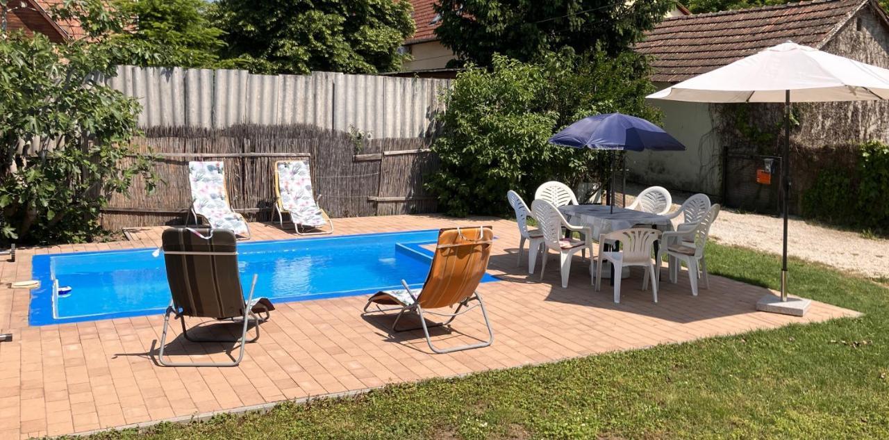 Lellei Pihenohaz Balatonlelle Villa Bagian luar foto