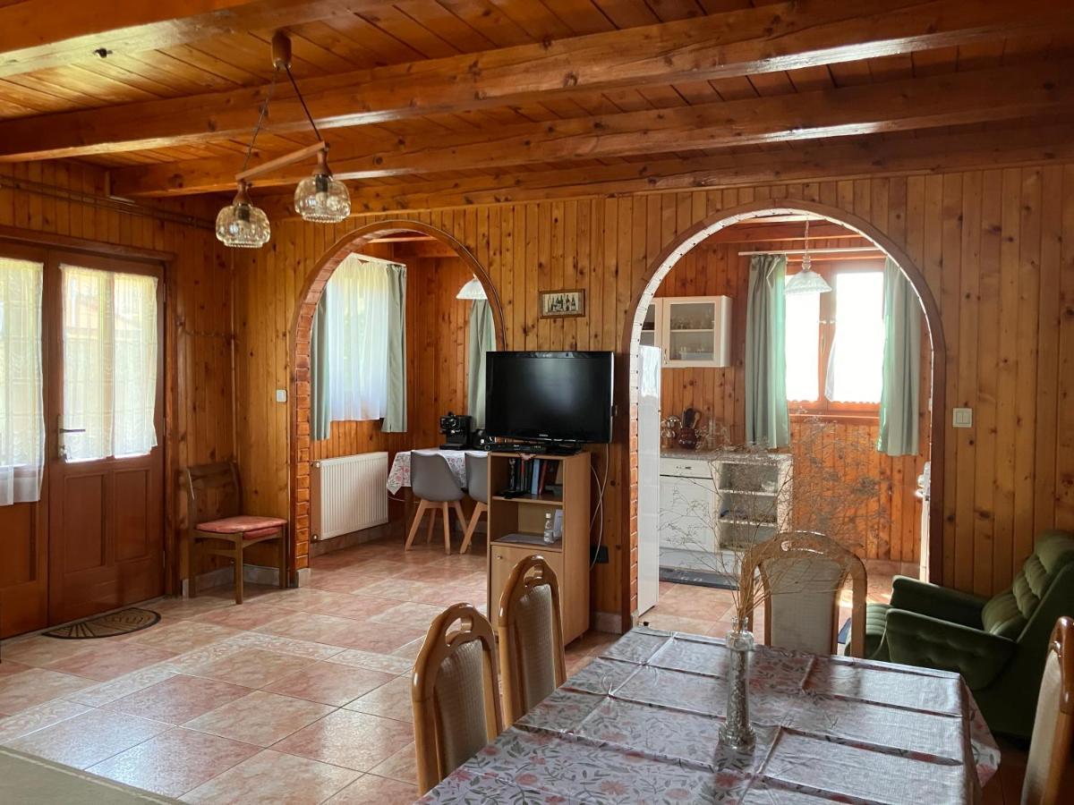 Lellei Pihenohaz Balatonlelle Villa Bagian luar foto